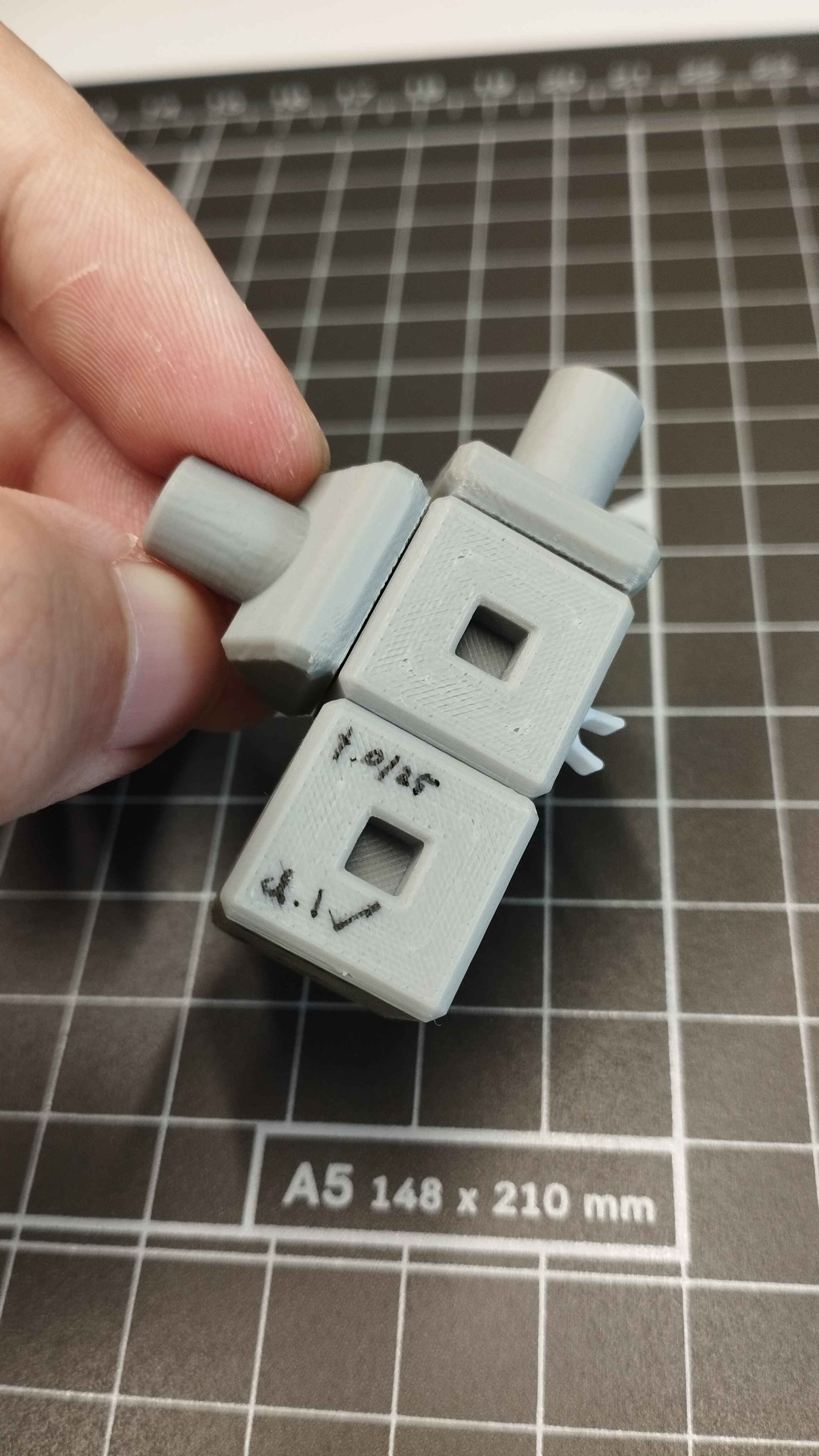 square spring pin in use